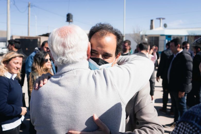 Llamosas inauguró 20 cuadras pavimentadas