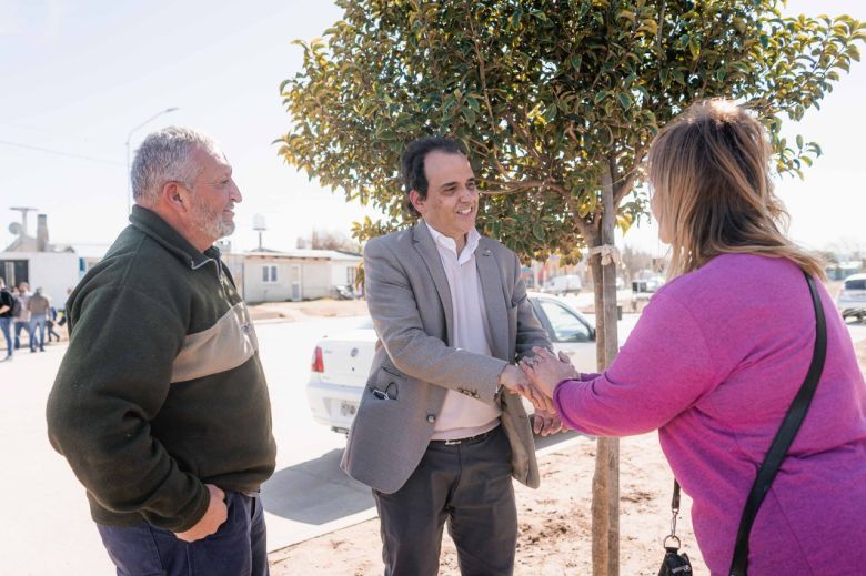 Llamosas inauguró 20 cuadras pavimentadas