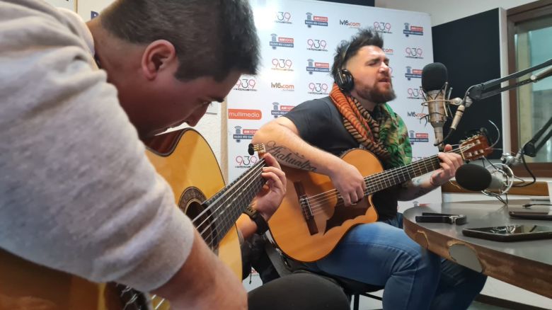 Jonathan Bisotto en el  acústico de "La mañana del Limón"