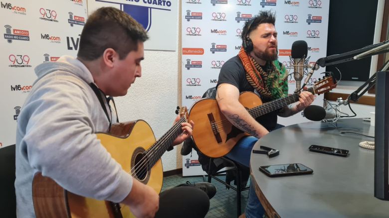 Jonathan Bisotto en el  acústico de "La mañana del Limón"