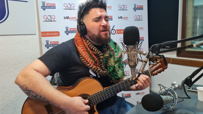 Jonathan Bisotto en el  acústico de "La mañana del Limón"