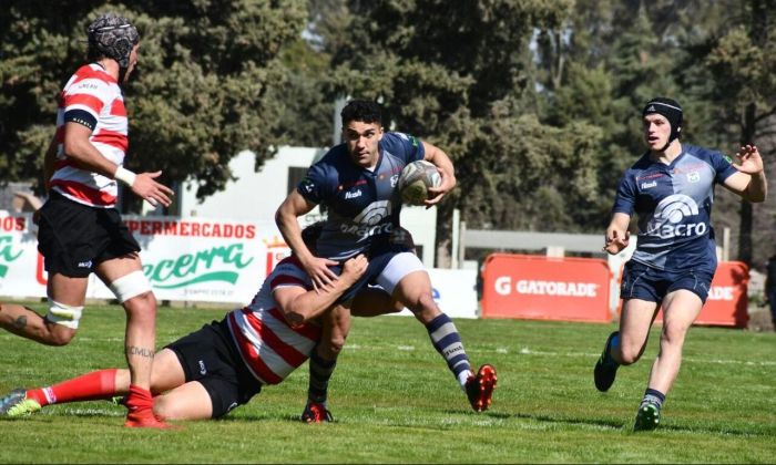 Urú Curé jugó un partidazo pero no pudo con el campeón