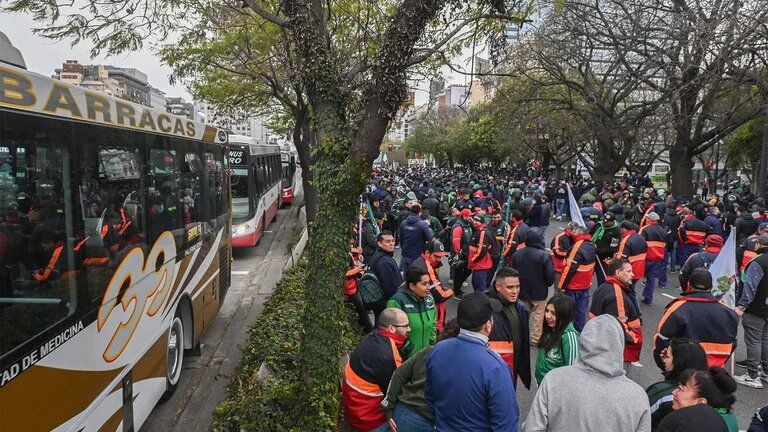 Comenzó la concentración de la marcha de la CGT