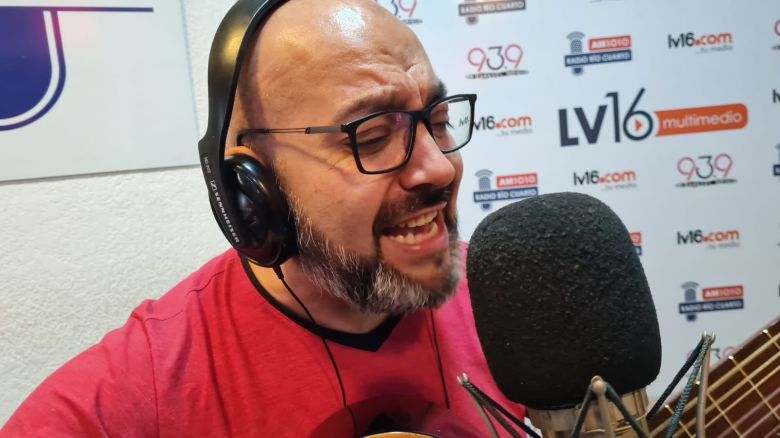 Carlos Tapia, en el acústico de los viernes 