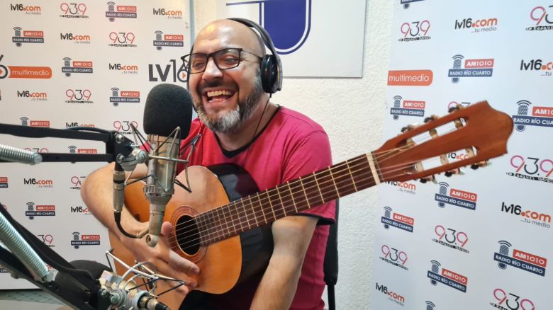 Carlos Tapia, en el acústico de los viernes 