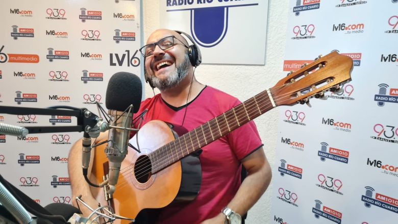 Carlos Tapia, en el acústico de los viernes 