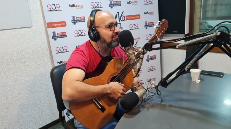 Carlos Tapia, en el acústico de los viernes 