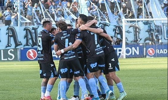 Estudiantes se aferra a la clasificación con otro triunfo 