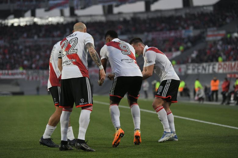 River goleó y se prende