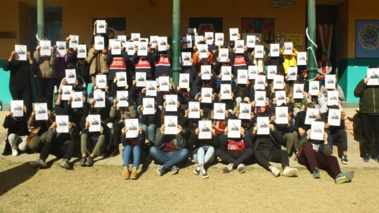 Dolor y bronca en la comunidad de la Escuela Secundaria Villa de las Rosas 