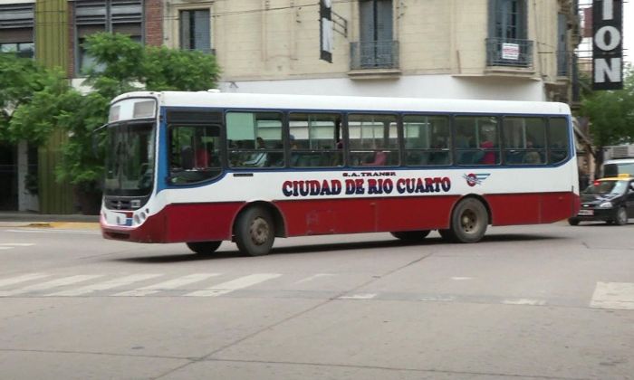 Estudiantes reclaman más líneas de colectivo