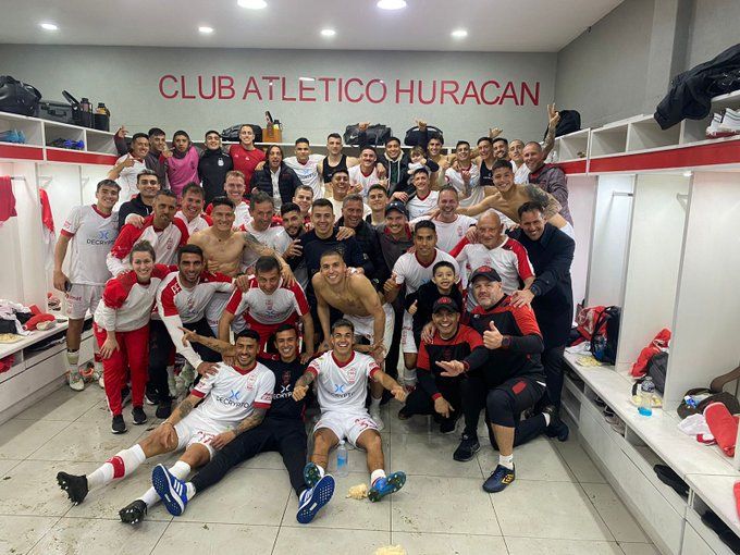 Huracán ganó y se acerca