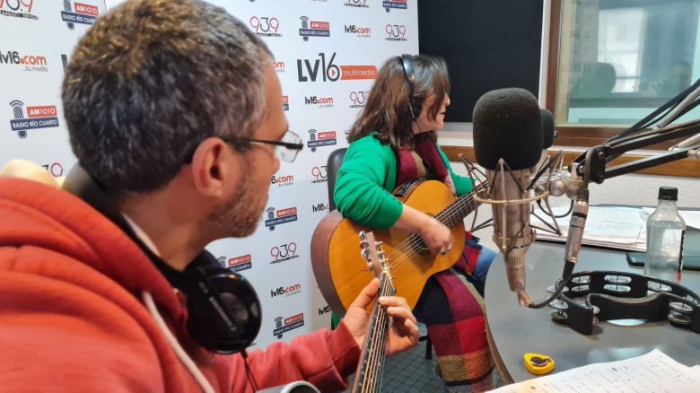 Verónica Cambón en el acústico de los viernes 