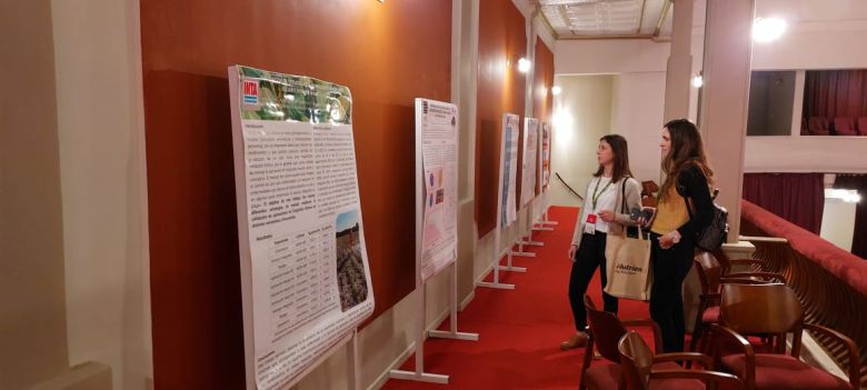 A teatro lleno se realiza la 37 ° Jornada Nacional de Maní en General Cabrera