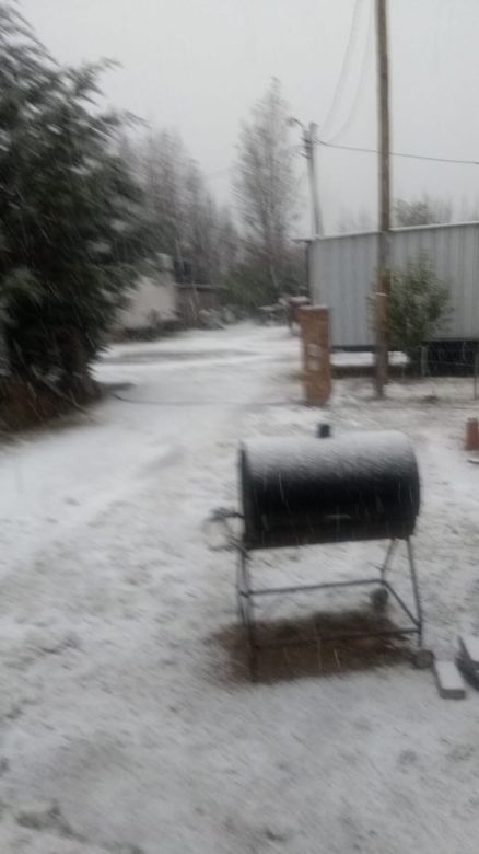 En Las Albahacas y Achiras nevó en la madrugada