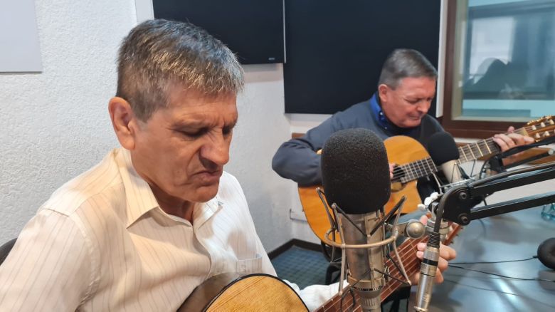 Vicente Salinas en el acústico del viernes en LMDL