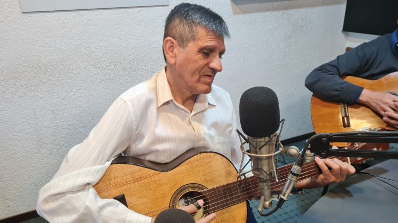 Vicente Salinas en el acústico del viernes en LMDL