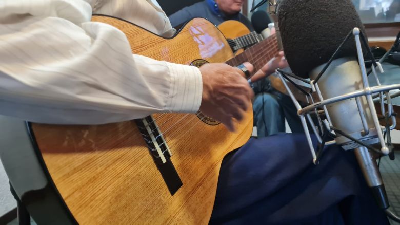 Vicente Salinas en el acústico del viernes en LMDL