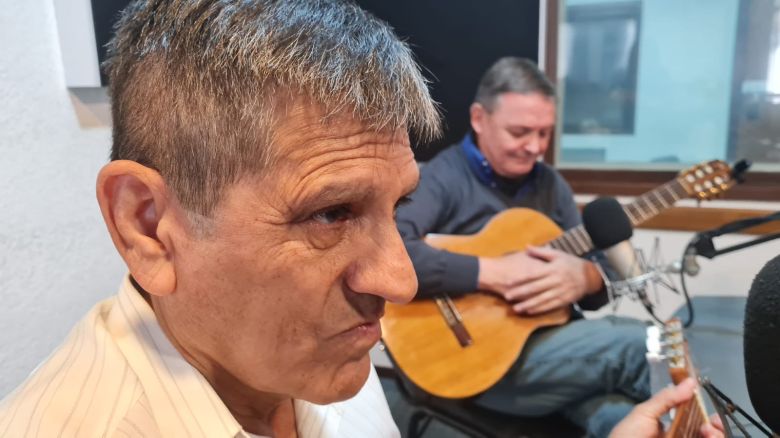 Vicente Salinas en el acústico del viernes en LMDL