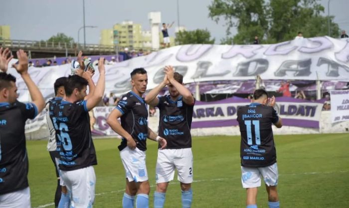 Estudiantes enfrentará a Riestra el domingo a las 18:10