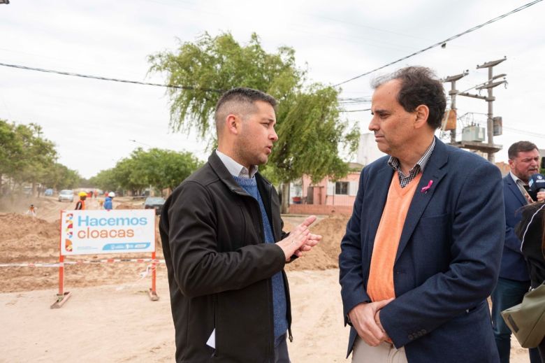 Avanzan las obras de cloacas en tres barrios de Banda Norte