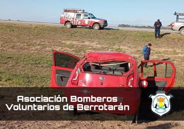 Volcó un auto sobre la autovía Gobernador Juan B. Bustos