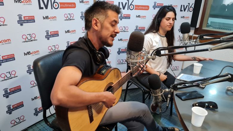 Vale Arias & Lucho Baldini en el acústico del viernes 