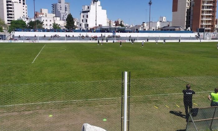 Atenas - Alberdi se jugará sin público 