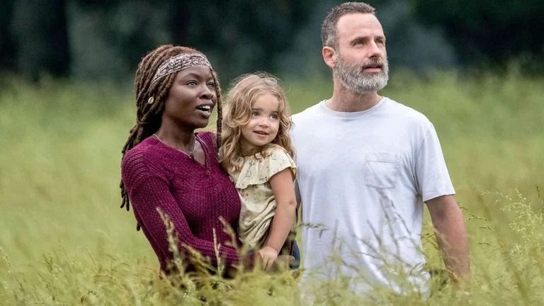 Cómo y qué personajes seguirán con la historia de “The Walking Dead”