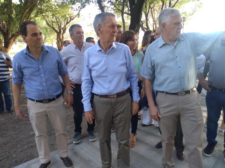 Trabajadores del Hospital increparon a Schiaretti durante la  inauguración de la  ampliación del paseo Bicentenario 