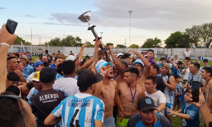 Alberdi festeja: las voces del campeón