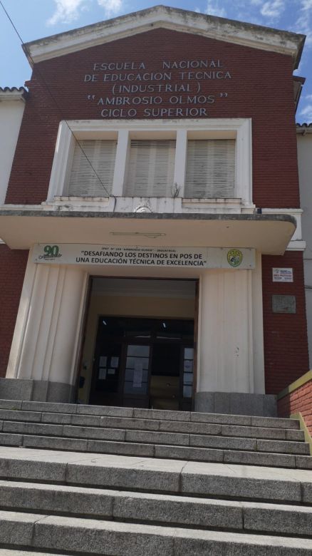 El Colegio Industrial recicla aluminio para sus prácticas y pide ayuda a la comunidad