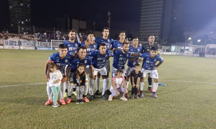 Atenas está en semifinales de la zona Centro