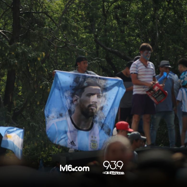 Miles de riocuartenses salieron a las calles a festejar la tercera Copa del Mundo