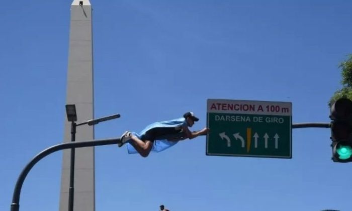 Un joven murió tras caer de un techo durante los festejos de la Selección