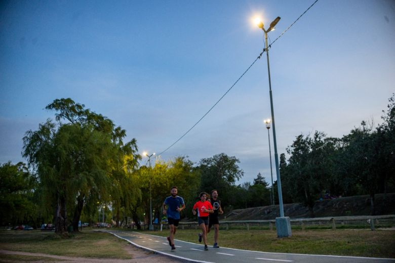 Llamosas inauguró el 3° espacio deportivo y recreativo en la Costanera Sur