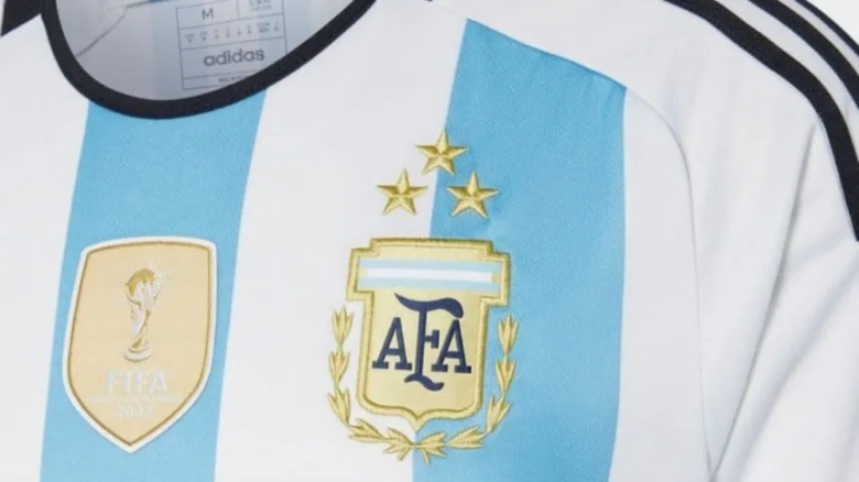 La nueva camiseta con tres estrellas se agotó en dos horas