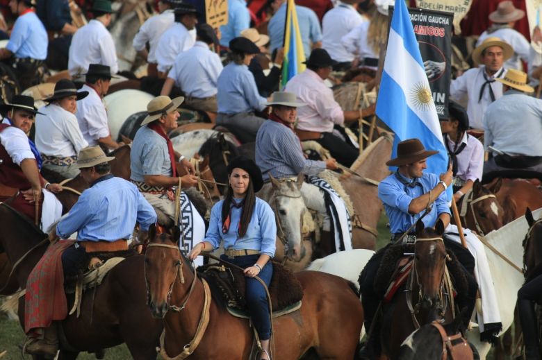 La Konga, Pennisi y Ayre hicieron estallar la tercera noche de Jesús María