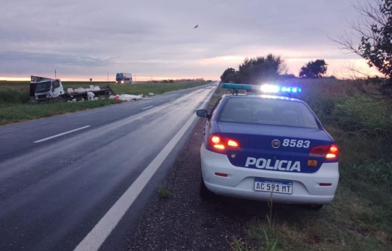 Un camión volcó en cercanía de Baigorria