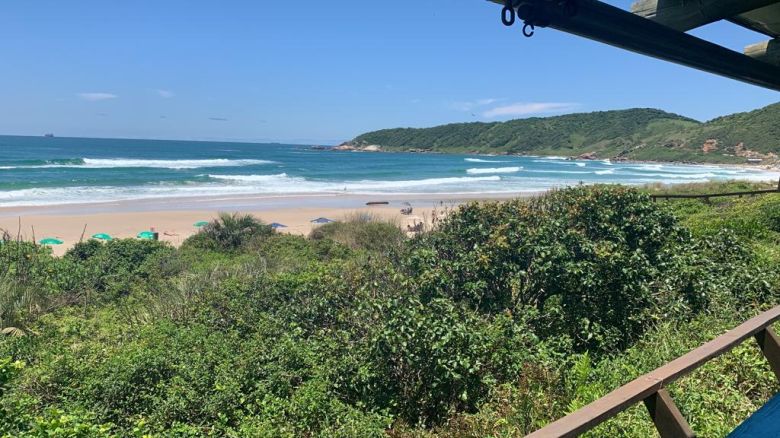 El economista argentino que cambió su vida y montó el primer restaurante de Praia Do Rosa