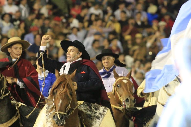 La octava noche fue la más multitudinaria con el Chaqueño Palavecino