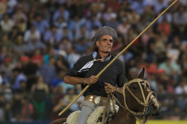 La novena noche de Jesús María explotó con una multitud de público