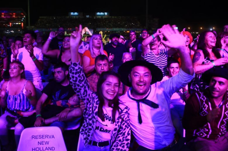 Los Palmeras y Damián Córdoba le pusieron ritmo a la décima noche de Jesús María