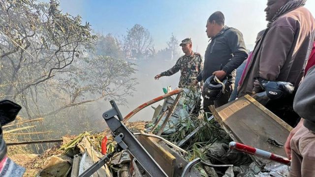 Al menos 68 muertos al estrellarse un avión cuando iba a aterrizar en Nepal