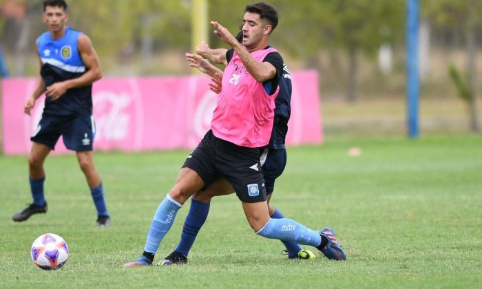 Estudiantes empató dos amistosos frente a Rosario Central