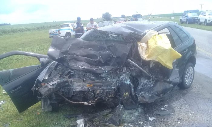 Dos fallecidos y tres heridos graves en un accidente en ruta 8, cerca de  Avex