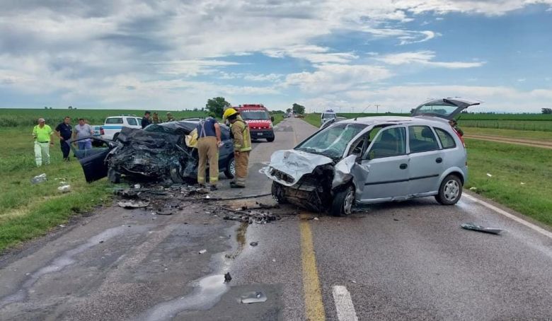 Dos fallecidos y tres heridos graves en un accidente en ruta 8, cerca de  Avex