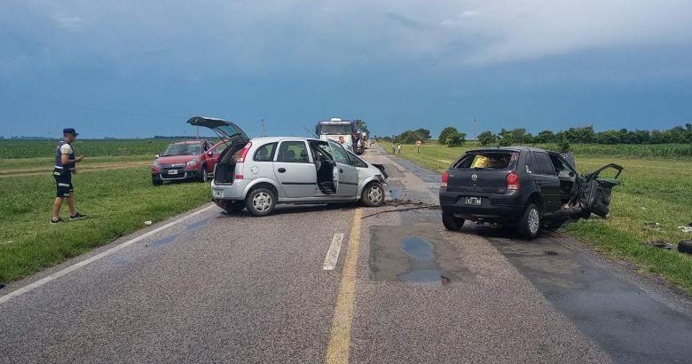 Dos fallecidos y tres heridos graves en un accidente en ruta 8, cerca de  Avex