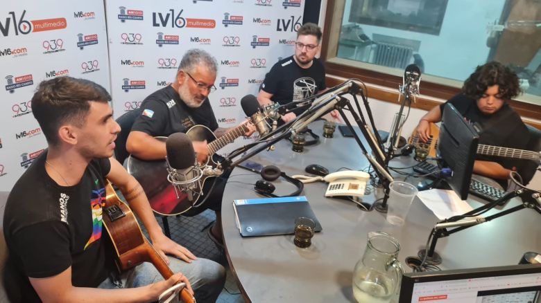 Los de Adelia en el acústico del viernes