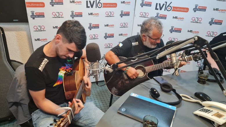 Los de Adelia en el acústico del viernes